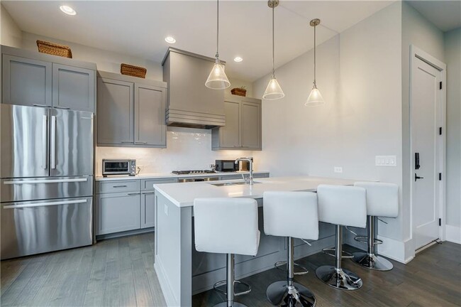 Building Photo - 11134 Serenbe Ln