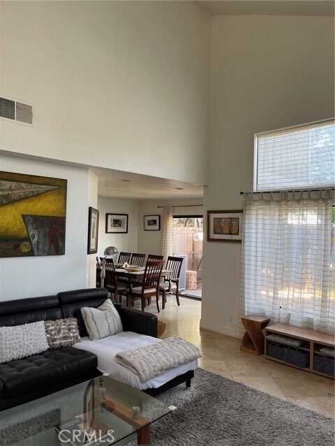 Building Photo - 22175 Summit Hill Dr