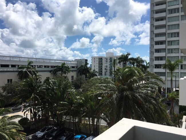 Foto del edificio - 1200 West Ave