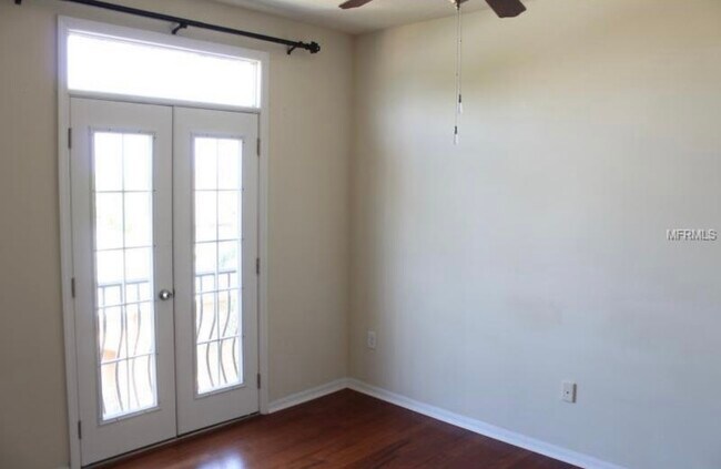 Building Photo - 501 Knights Run Ave