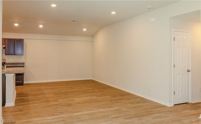 Foto del edificio - 311 Norwalk Ave