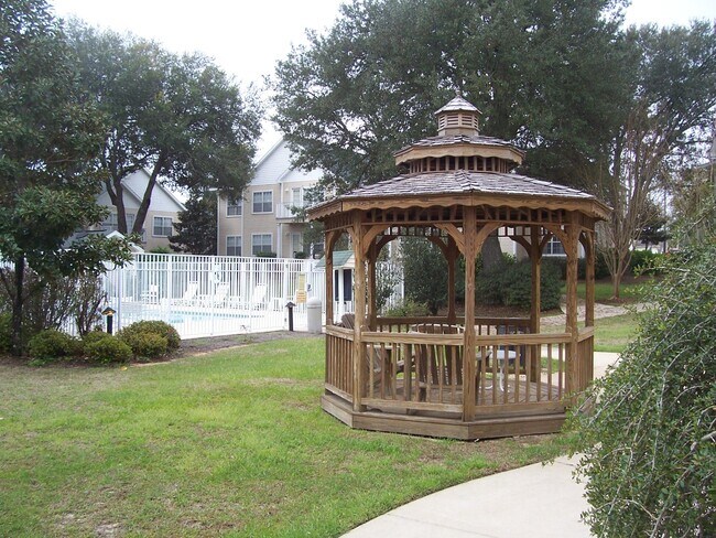 Building Photo - 1501 Partin Dr N