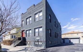 Building Photo - 31 Heckel St