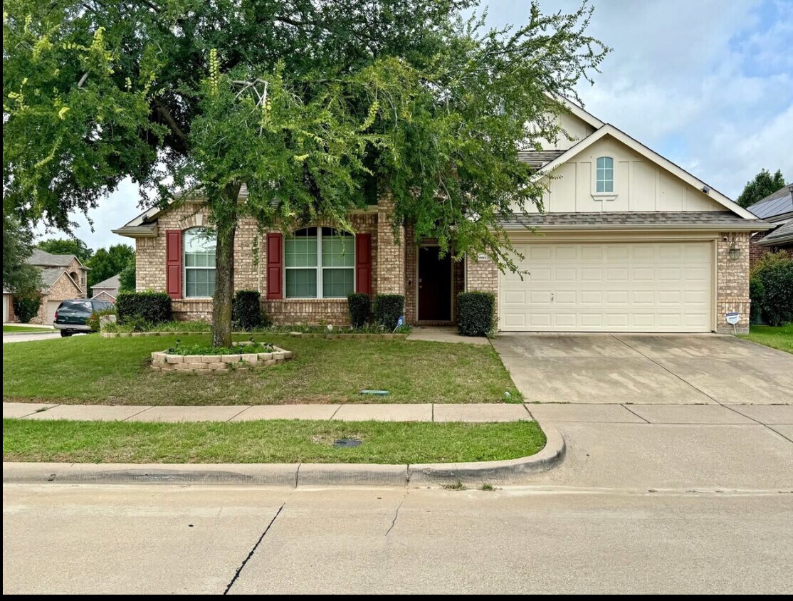 Foto principal - 9314 Water Bend Dr