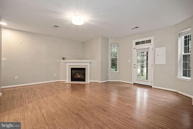 Building Photo - 4529 English Holly Dr