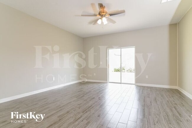 Foto del edificio - 1320 Oak Crest St