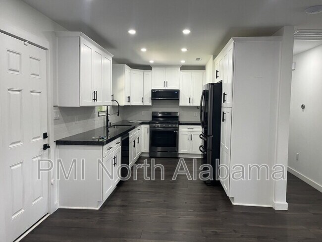 Foto del edificio - 2205 Norwood Dr NW