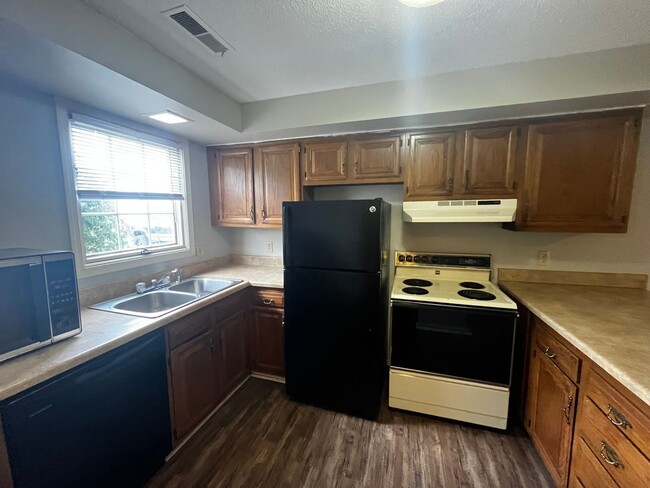 Foto del edificio - Home for Rent by Capital Property Management