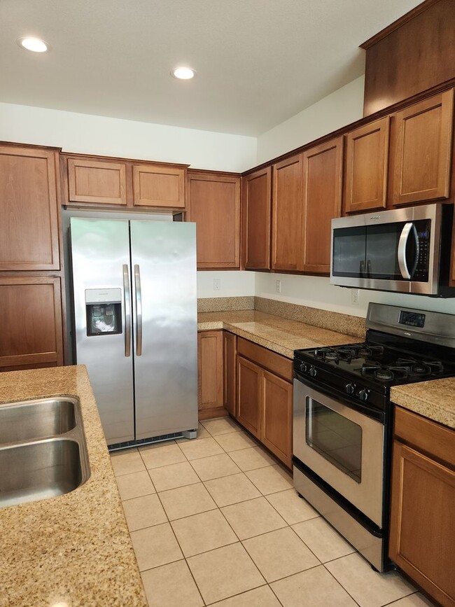 Foto del edificio - Lovely 3 bedrooms, 2 bathrooms located in ...