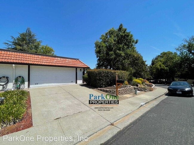 Building Photo - 3 br, 2.5 bath House - 200 Barnett Ter