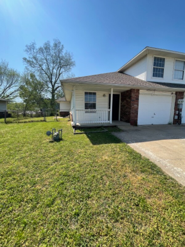 Primary Photo - 1305 N Willow Dr