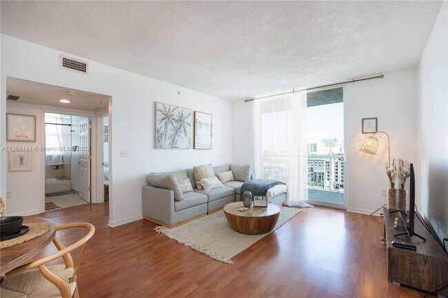 Foto del edificio - 275 NE 18th St