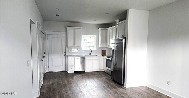 Foto del edificio - 2728 Carol Ln