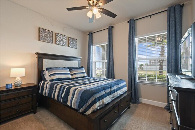 Foto del edificio - 3230 Hill Point St