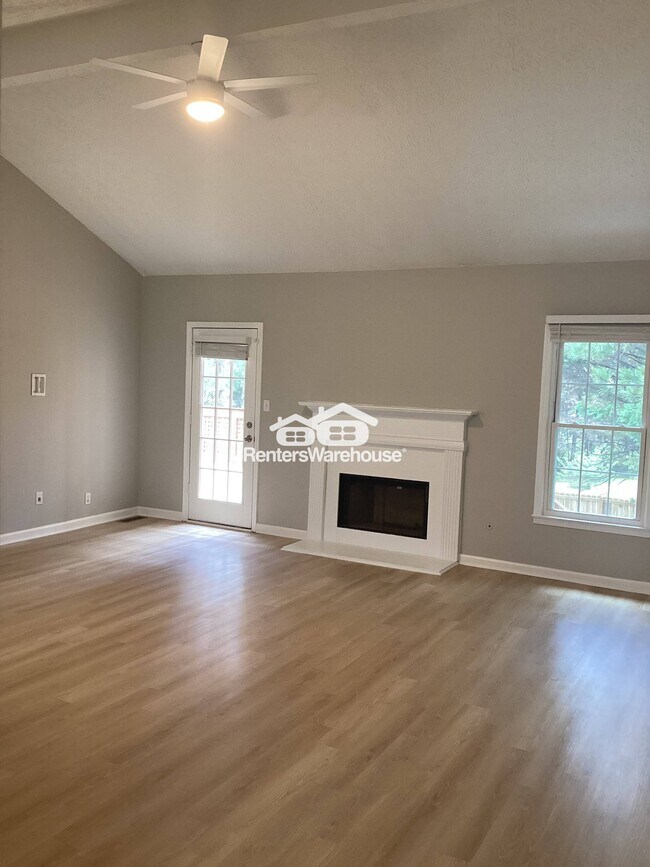 Foto del edificio - 960 Garner Spring Ln