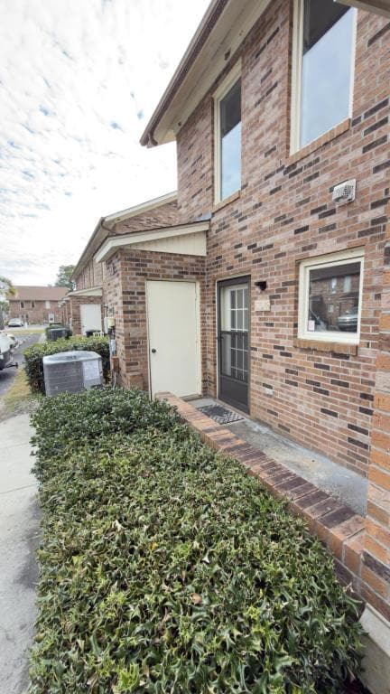 Building Photo - 409 Garden Dr