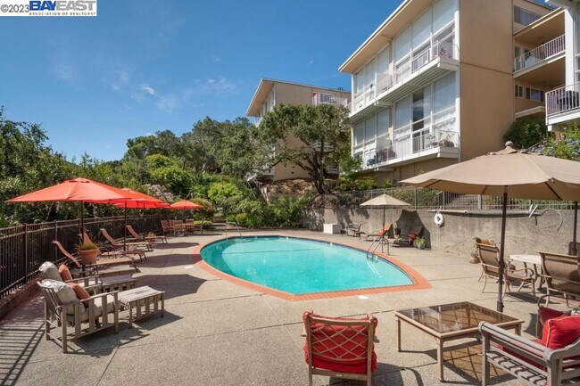 Building Photo - 2987 Melendy Dr