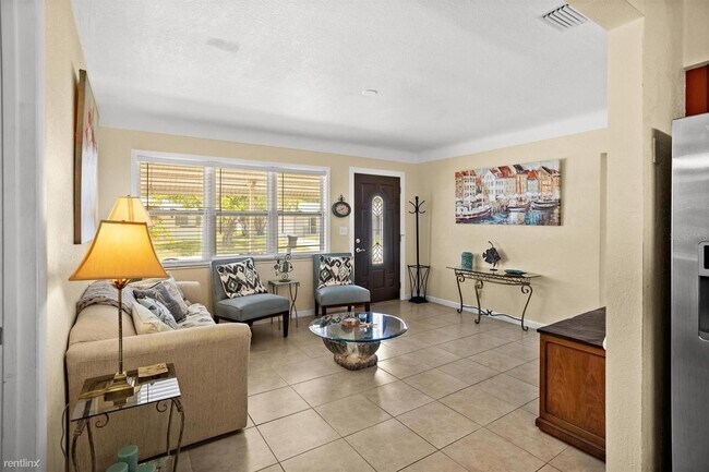 Foto del edificio - 3 br, 2 bath House - 6782 i 37Th Avenue N