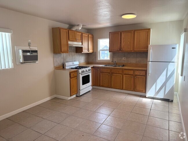Building Photo - 5248 Craner Ave