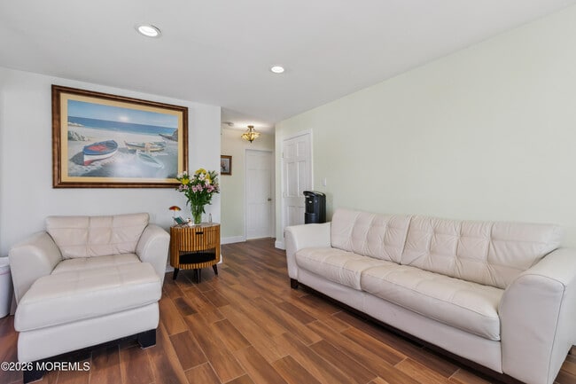 Foto del edificio - 1382 Ocean Ave