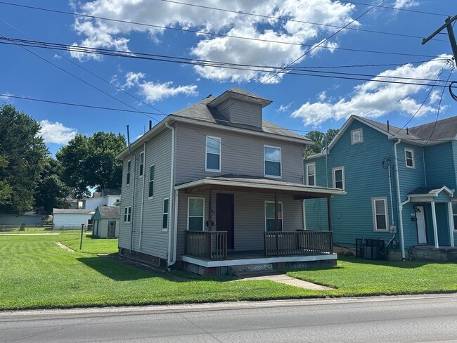 Building Photo - 3002 Dudley Ave