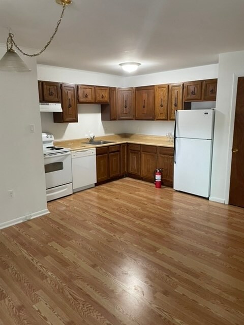 Building Photo - 2120 Bellemead Ave