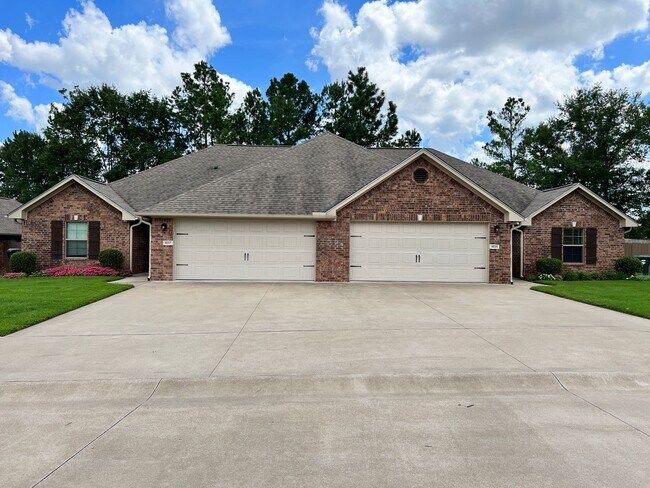 Building Photo - 4037 Stonebridge