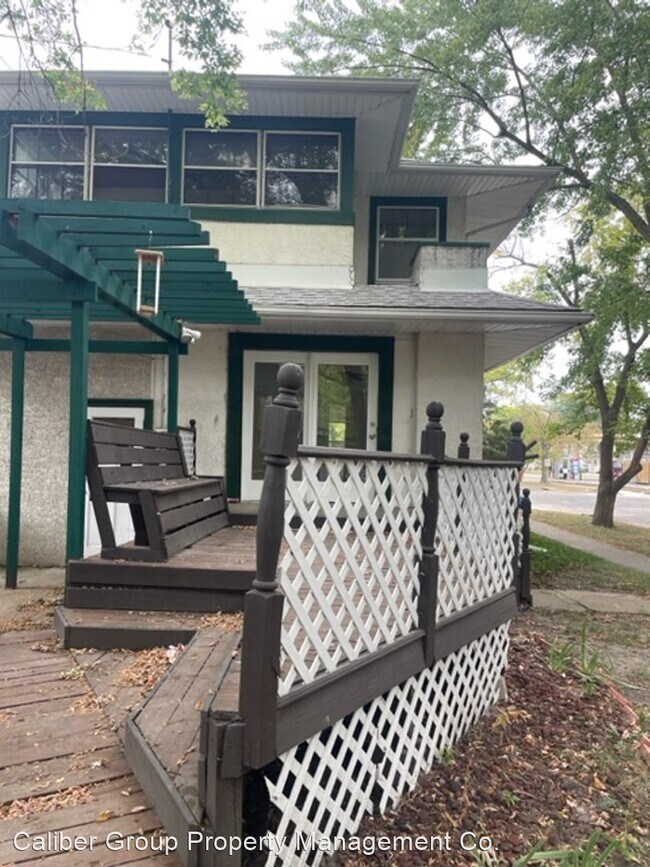Building Photo - 4 br, 2 bath House - 624 Kimball Ave