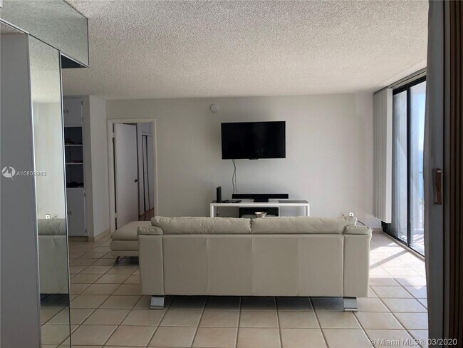Building Photo - 2201 S Ocean Dr
