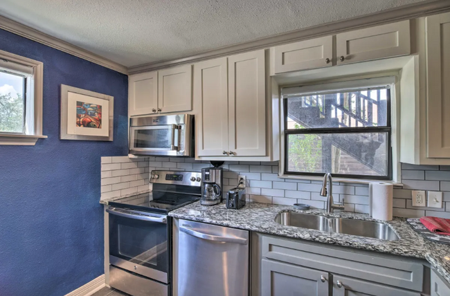 Building Photo - 2211 Blodgett St
