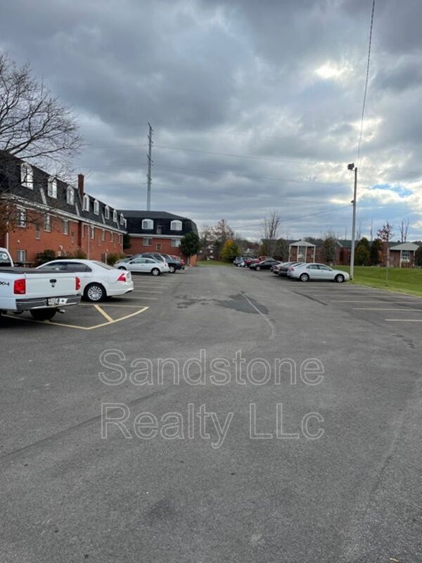 2102 Tower Blvd Unit 102, Lorain, OH 44053 Condo for Rent in Lorain