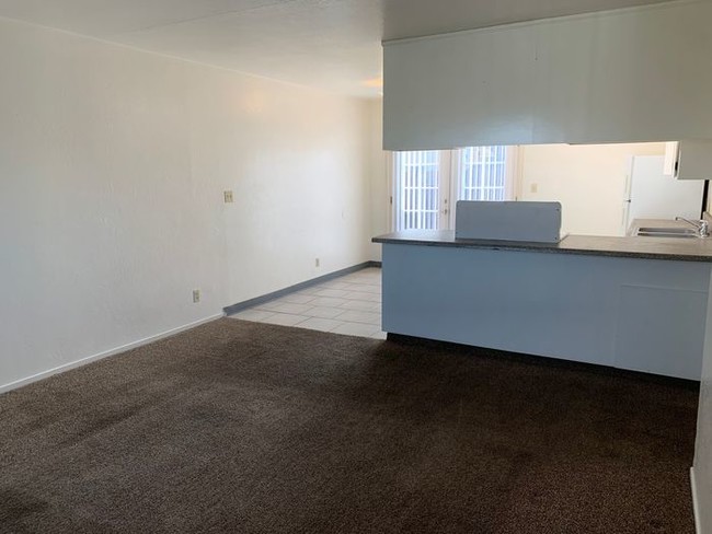 Building Photo - Corner unit available in Armona!