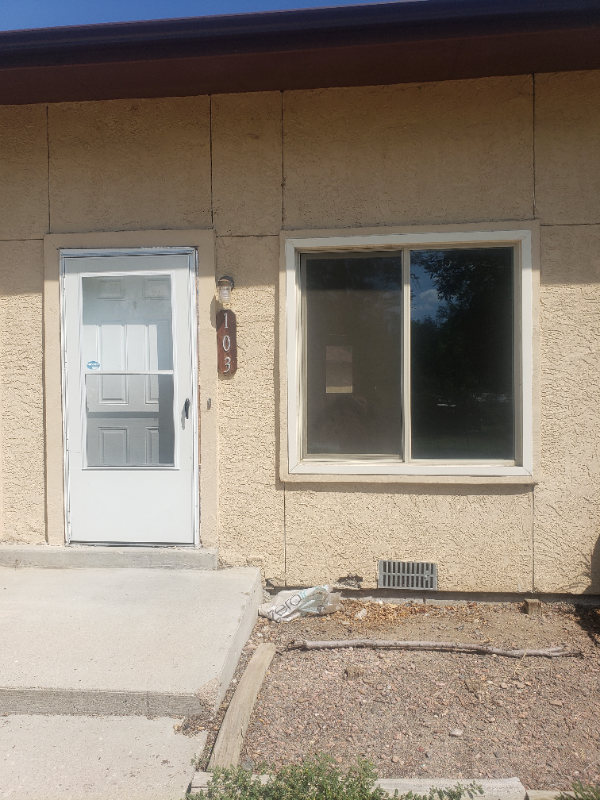 Primary Photo - 103 Wellington St