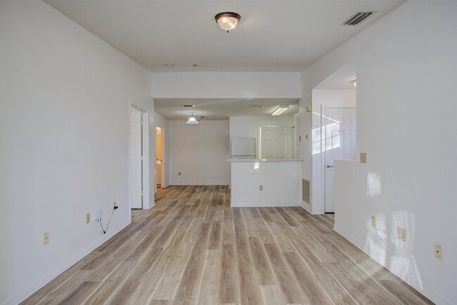 Building Photo - 15205 Harbour Vista Cir