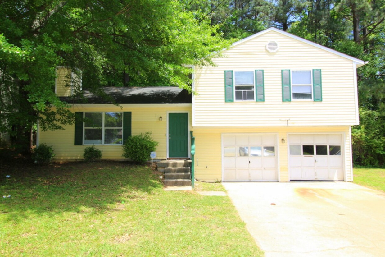 Foto principal - 3 bdrm, 2.5 bath in Stone Mountain