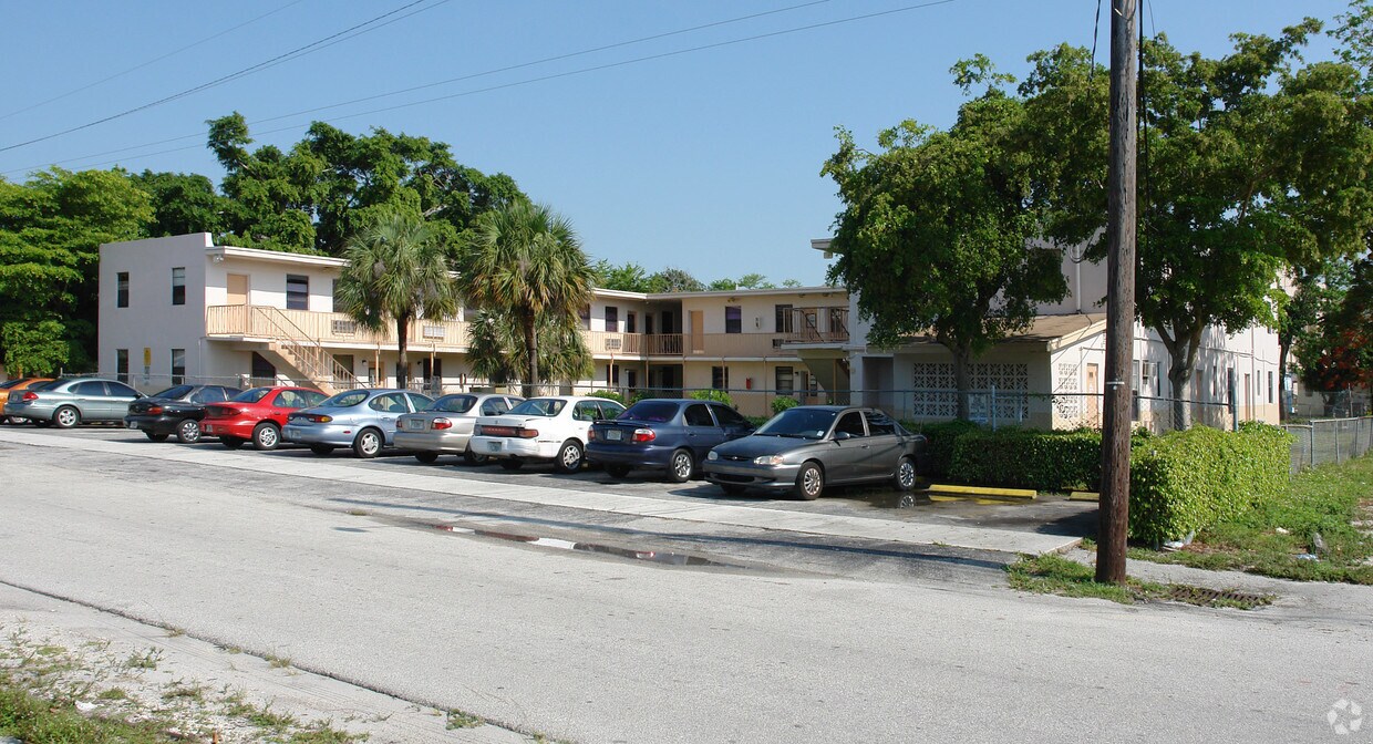 Primary Photo - 819 NW 3rd St