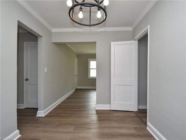 Foto del edificio - 2500 Miller Park Cir