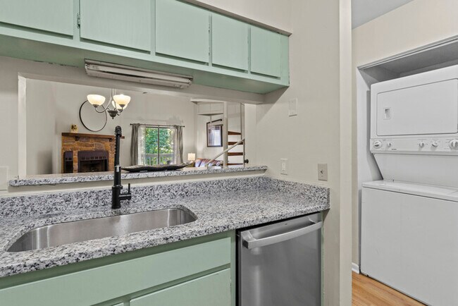 Foto del edificio - Furnished Condo