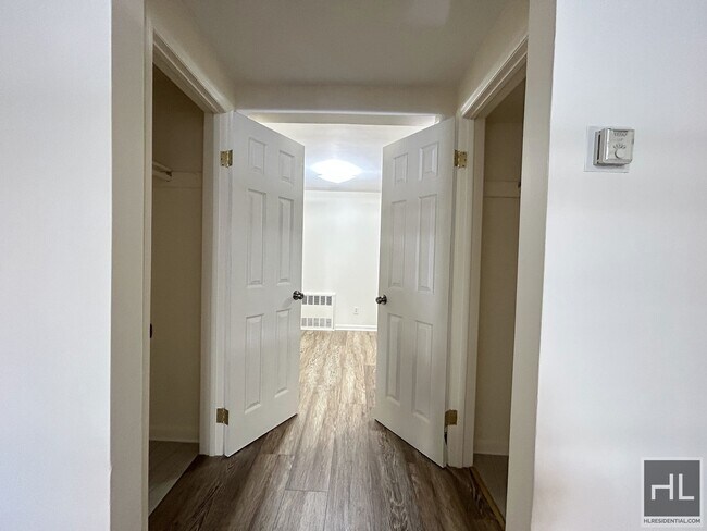 Building Photo - Beautiful 2BR in Gravesend
