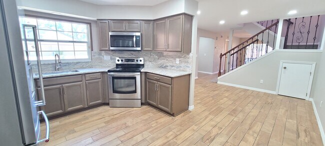 Foto del edificio - 816 Brimfield Ct