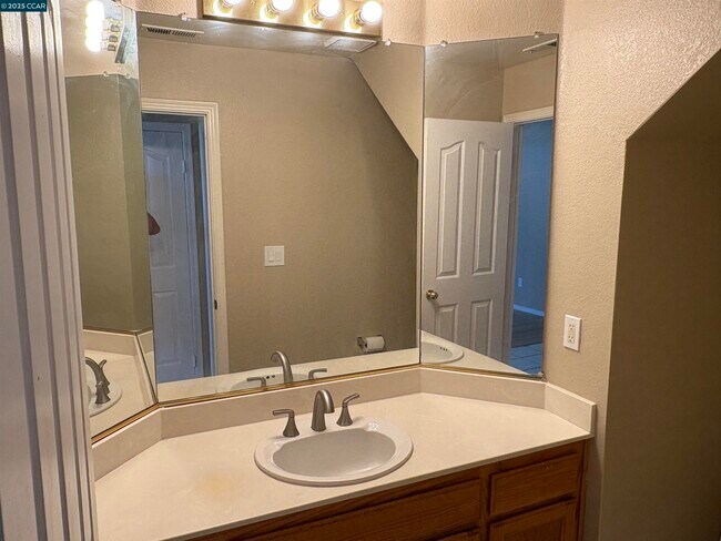 Building Photo - 3524 Liberty Ct