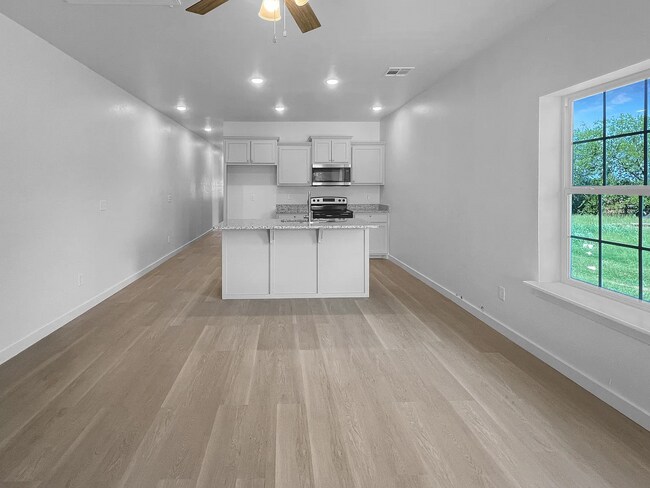 Foto del edificio - Be the First to Live in this Charming 2-Be...