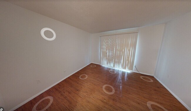 Foto del edificio - 10 Belchertown Rd