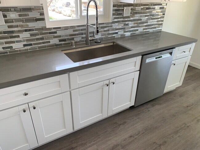 Top of the line appliances - 529 Ann St