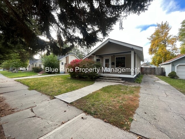 Building Photo - 328 11th St