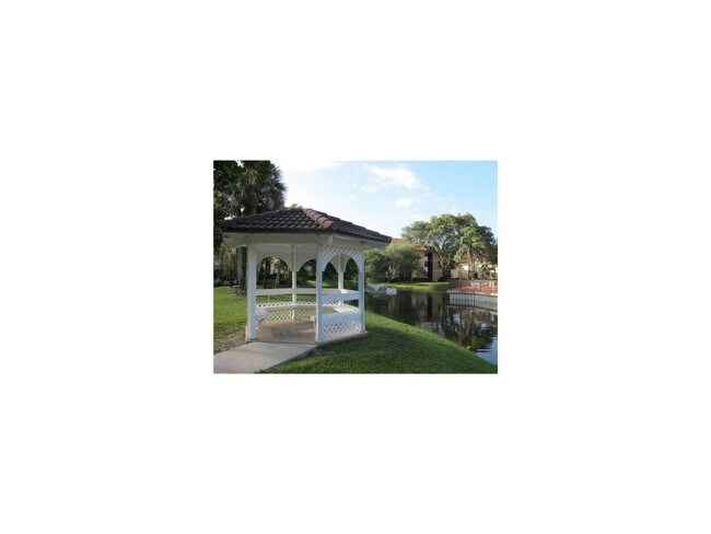 Building Photo - 5821 Riverside Dr