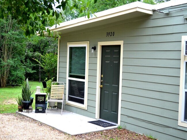 Building Photo - 1 br, 1 bath Condo - 4000 Harvey Rd 3920