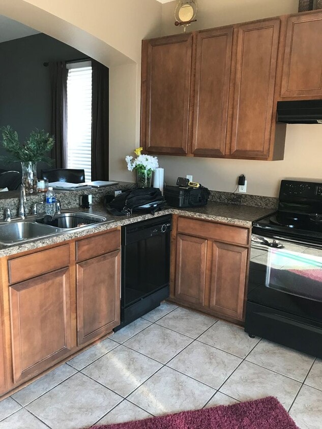 Foto principal - 2 Bedroom 2.5 Bathrooms Luxury Townhome in...