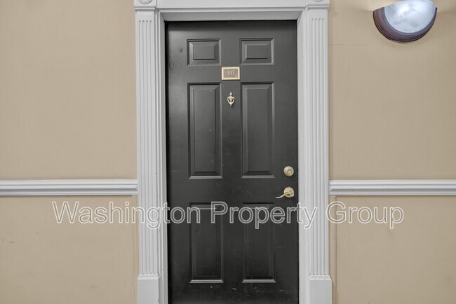 Foto del edificio - 4854 Eisenhower Ave