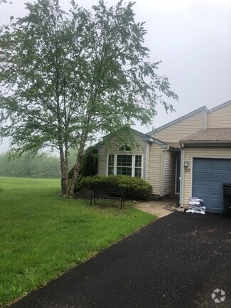 Building Photo - 37 Kern Dr